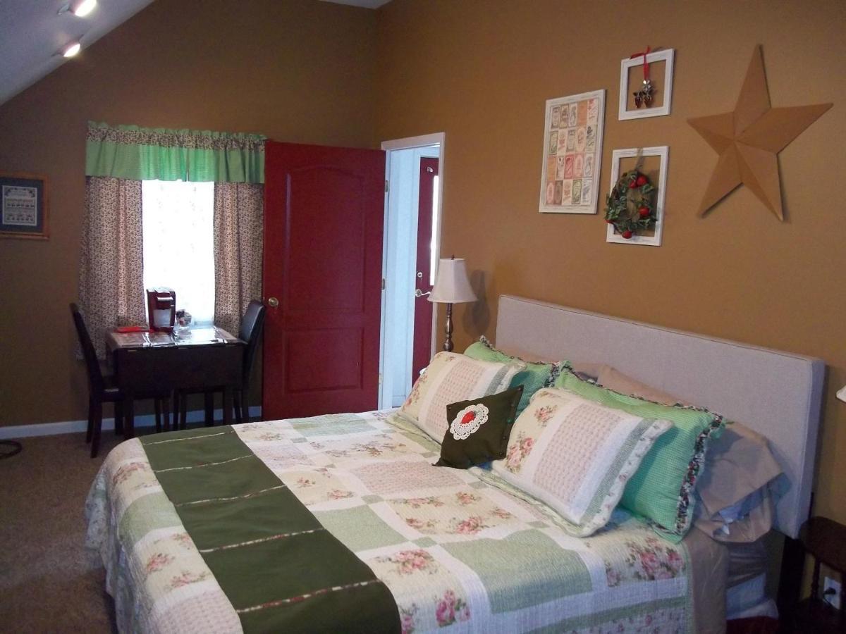 Tin Brook Bed & Breakfast Walden Номер фото