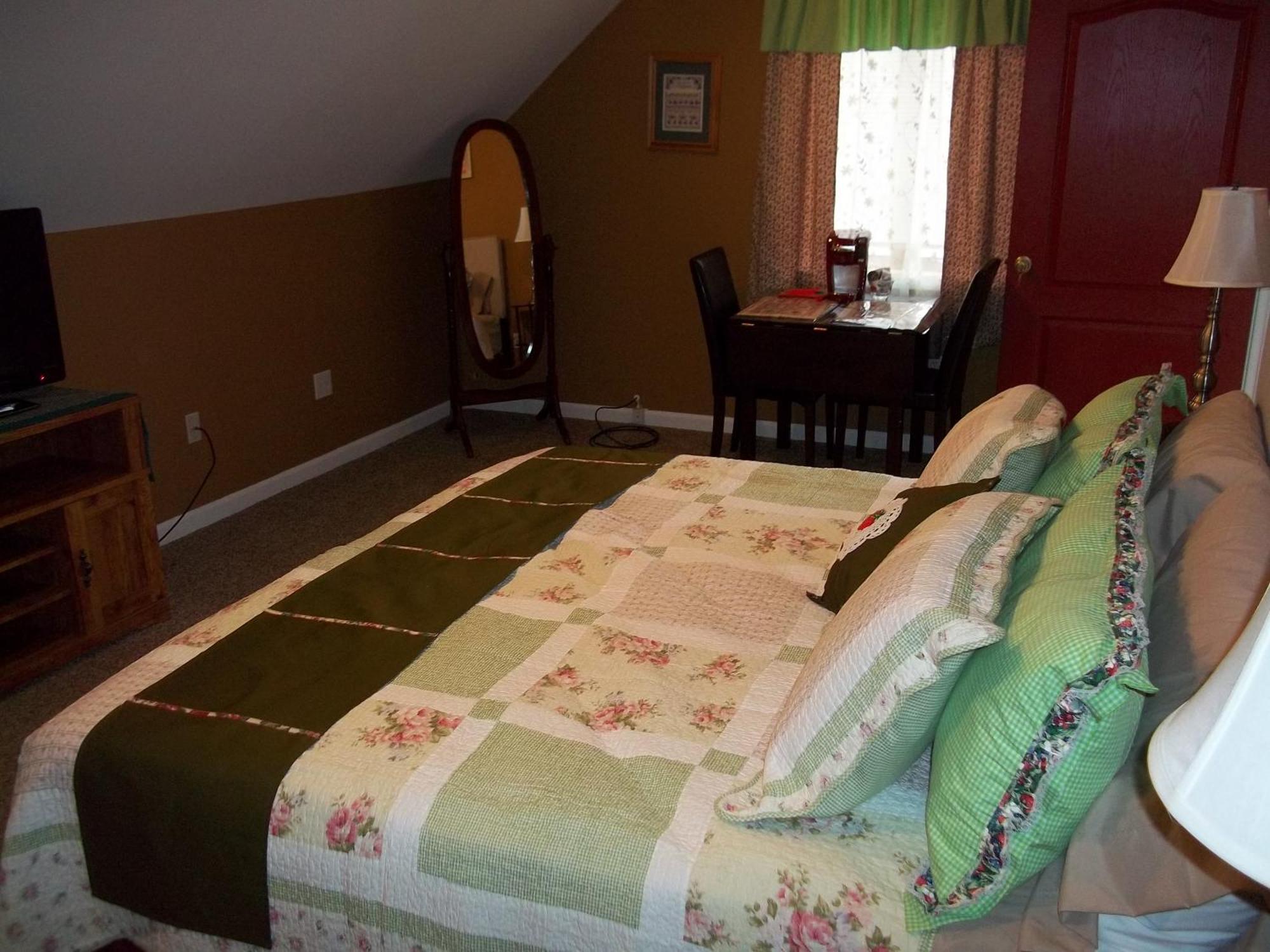 Tin Brook Bed & Breakfast Walden Номер фото